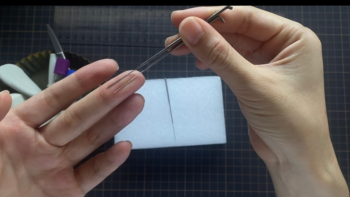 Introduction to Needle Felting Tools - Needles - Pawloom Studio